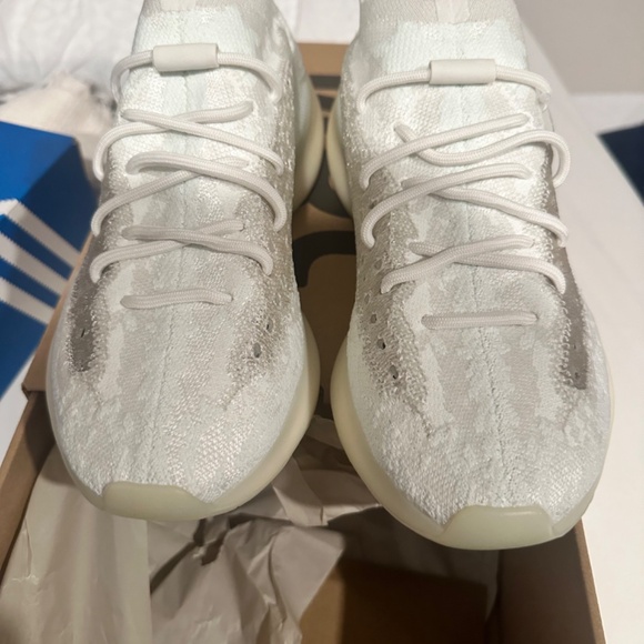 Yeezy Boost 380 - Picture 3 of 4